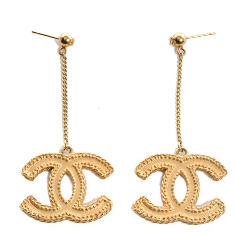 chanel ohrringe cha nel|Chanel pendant earrings.